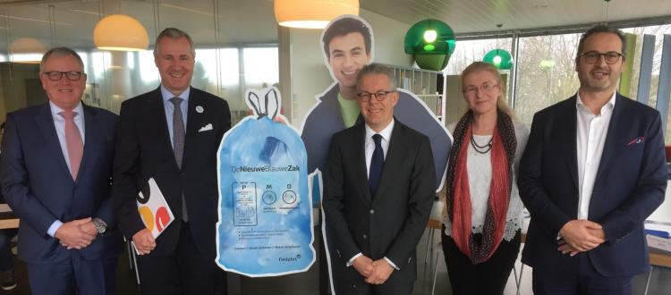 fantoom Schandelijk hoog Vanaf 2019 mogen alle plastic verpakkingen in de blauwe zak - www.detic.be